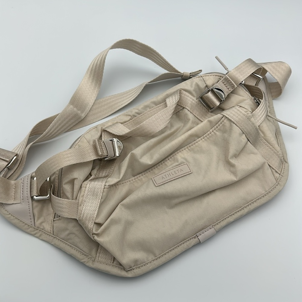 Athleta Abalone Grey Excursion Waist Bag NWOT - Picture 6 of 11